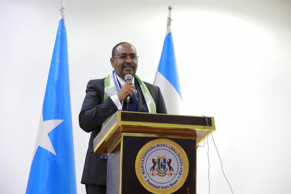 Deni oo la hadlay shacabka Puntland.jpg